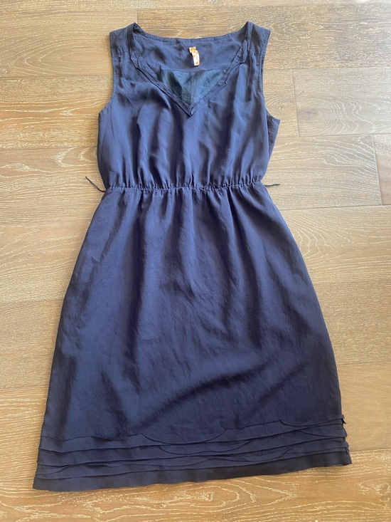 Anthropologie Dresses & Skirts - Anthropologie Maeve Charcoal Gray Tiered V Neck Knee Length Lined Shirt Dress M